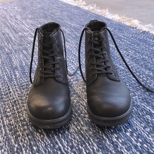 Blundstone BL1617 Black lace up leather boots